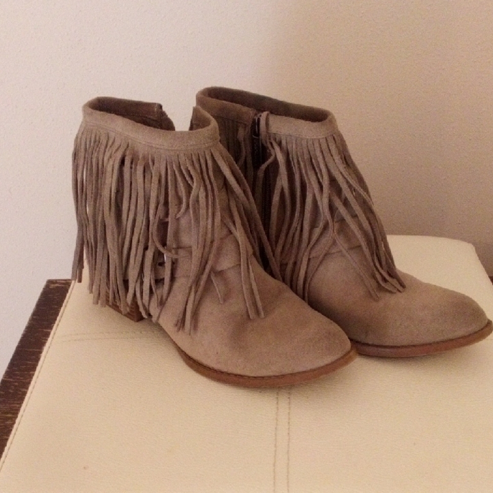 Fringe Suede Ankle Boots - taupe